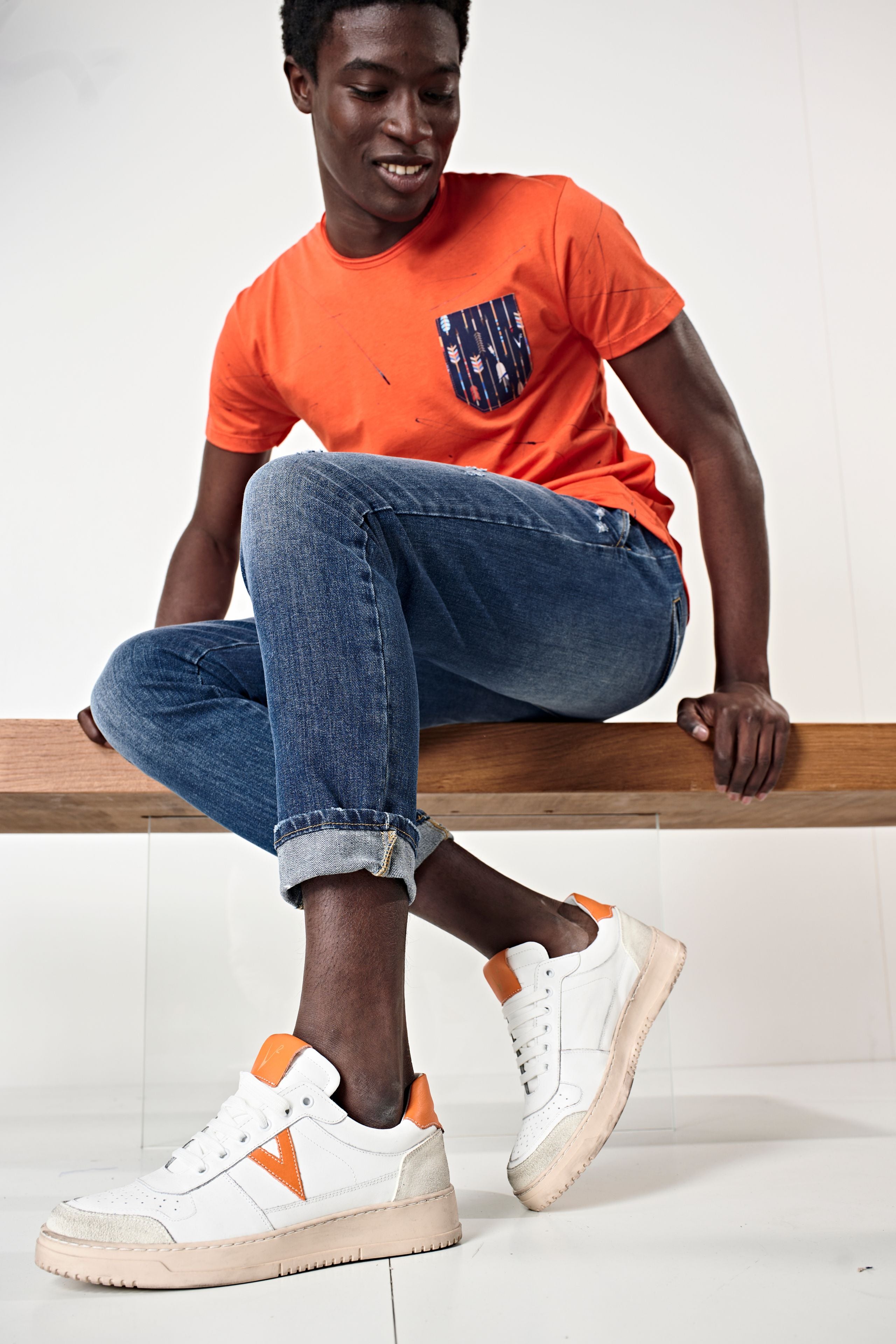 COLLEGE - Sneakers Bianca con retro e inserto Arancione