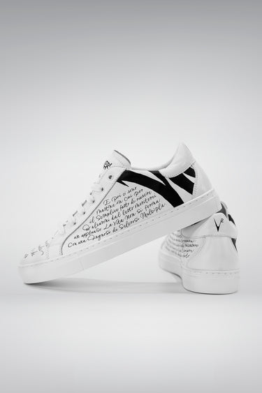 The Smeakers <br> Le scarpe di chi non si ferma