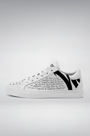 The Smeakers <br> Le scarpe di chi non si ferma