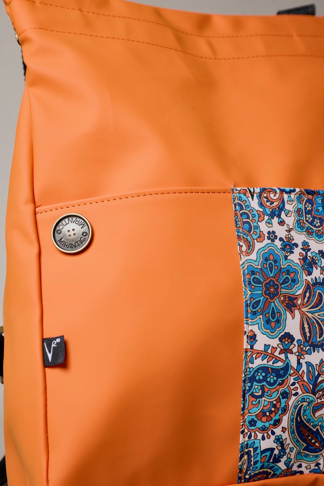 V2 x Mirantico - Orange Memo Bag Backpack with Pocket in Cream Cashmere fabric