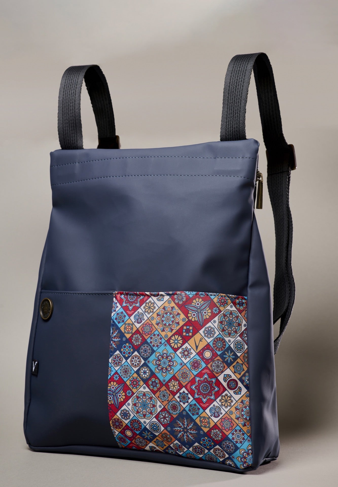 V2 x Mirantico - Zaino Memo Bag Blu con Tasca in tessuto Maiolica