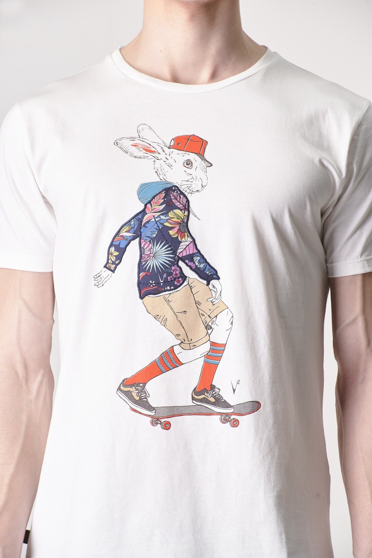 T-Shirt with Rabbit Print and V2 fabric insert