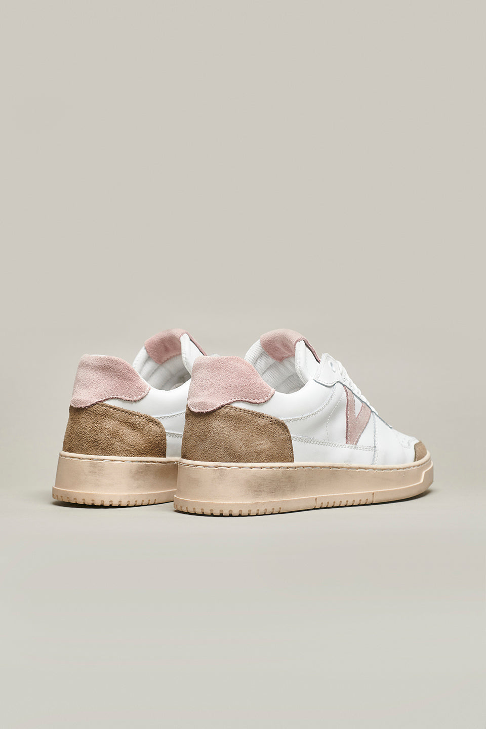 COLLEGE - White sneakers with pink suede back and insert