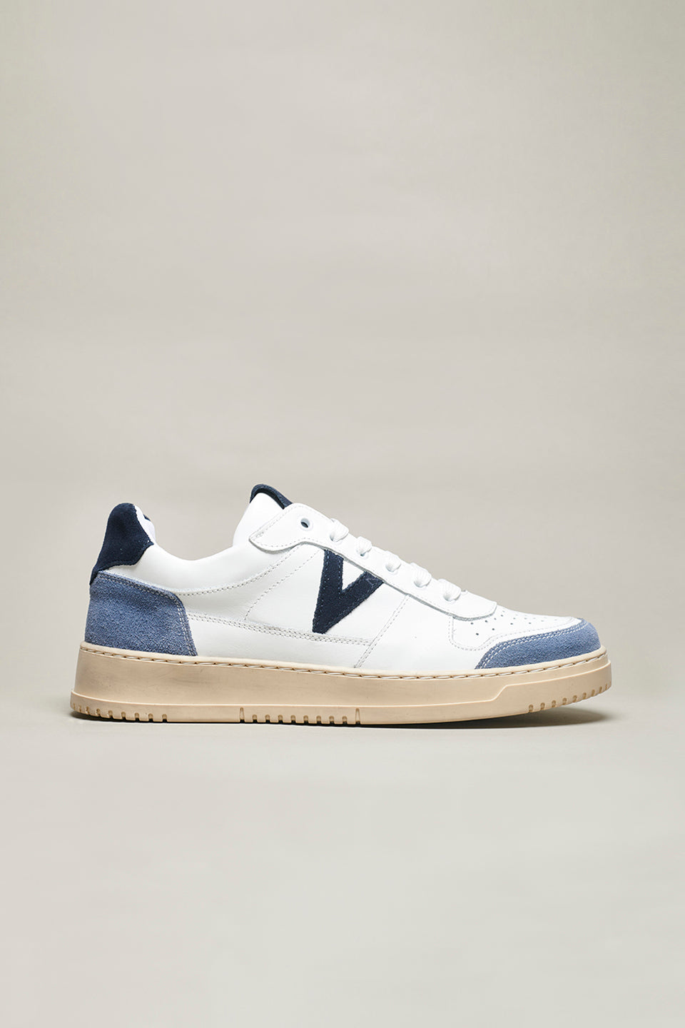 COLLEGE - White sneakers with blue suede back and insert