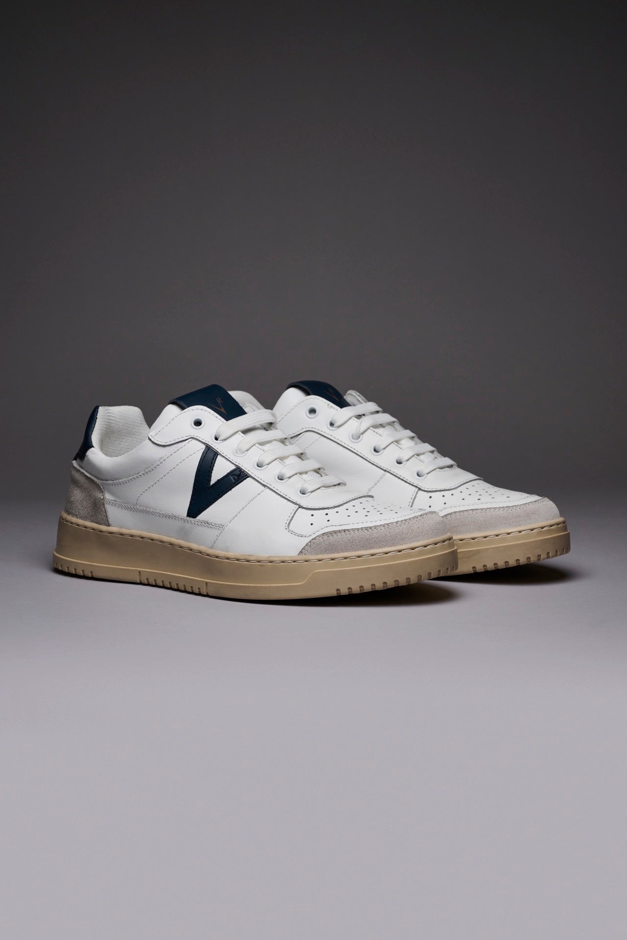 COLLEGE - White Sneakers with Blue back and insert