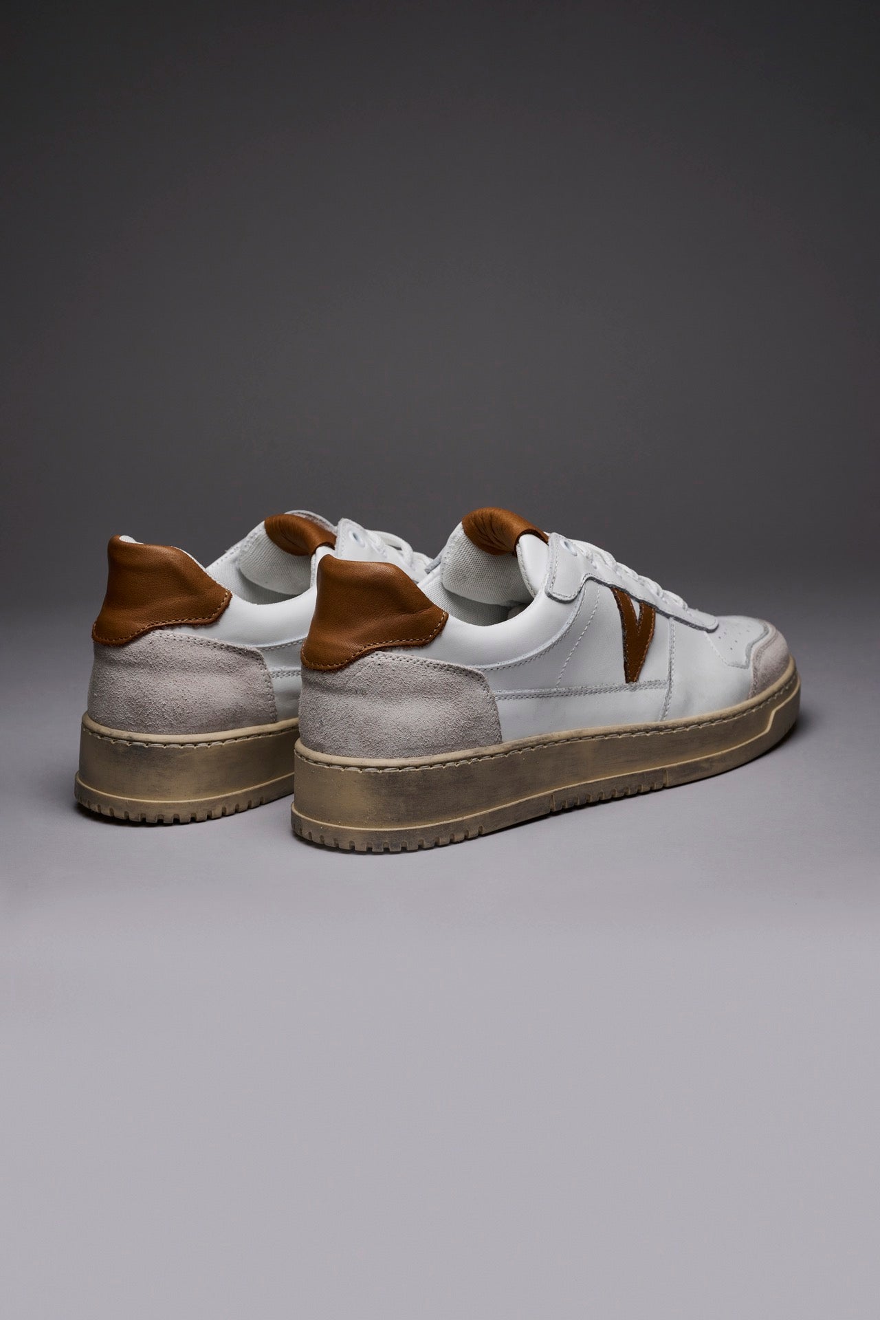 COLLEGE - White sneakers with leather back and insert